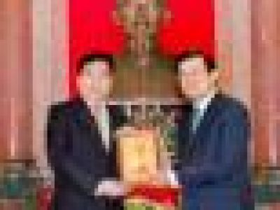 Chủ tịch Thành Nhân TNE Trần Quang Minh và  Chủ Tịch Nước Trương Tấn Sang